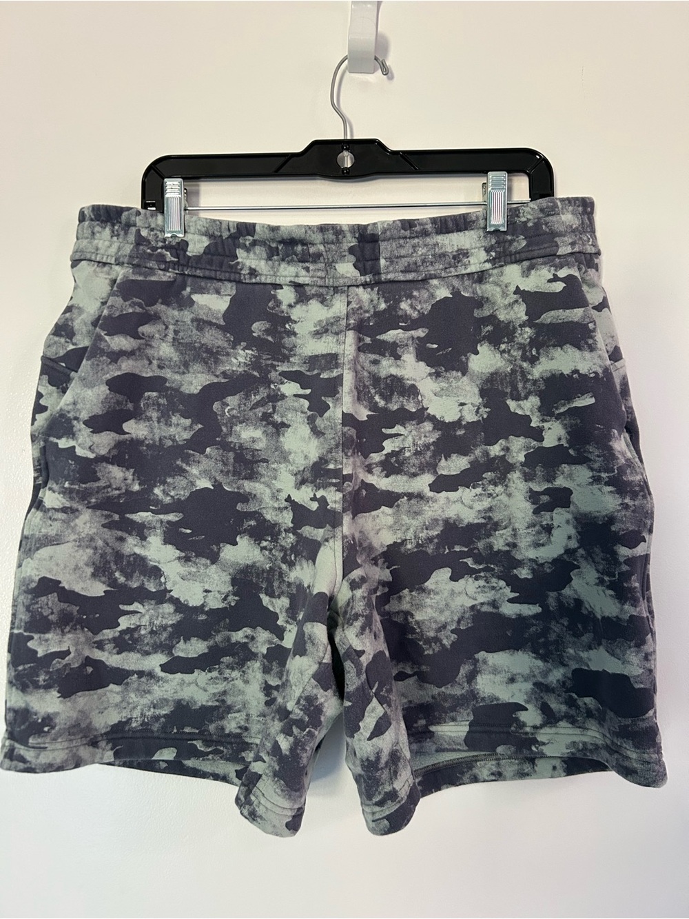 EUC Lululemon Fleece Heritage Camo Wash Blue Aqua High-Rise 7" Shorts